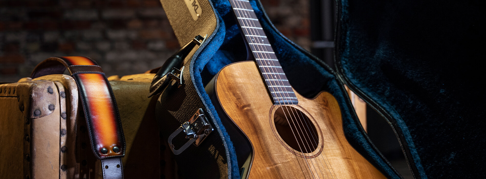 LTD™ Arch-Top Dreadnought 6 / 12 String 8815 Limited Edition™ hardshell acoustic guitar case interior in studio